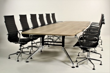 Grote luxe vergadertafel 14 - 18 personen