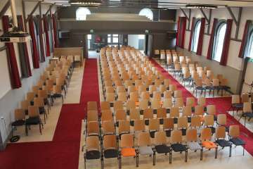 Levering stoelen Kerk te Nieuweroord
